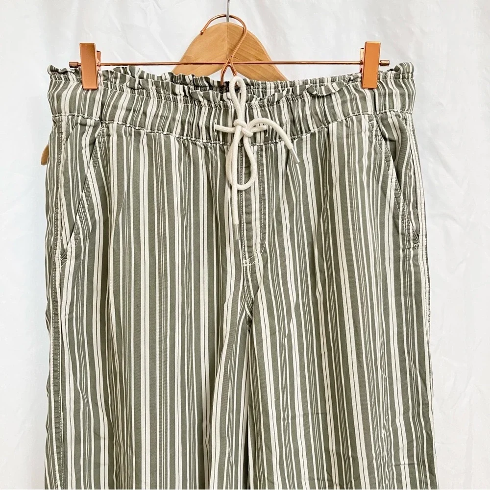 LOFT | MEDIUM EMORY WIDE LEG DRAWSTRING PANTS IN GREEN STRIPE - Picture 4 of 7